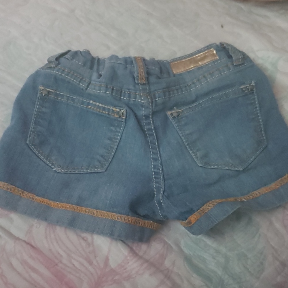 Shorts - Picture 2 of 3